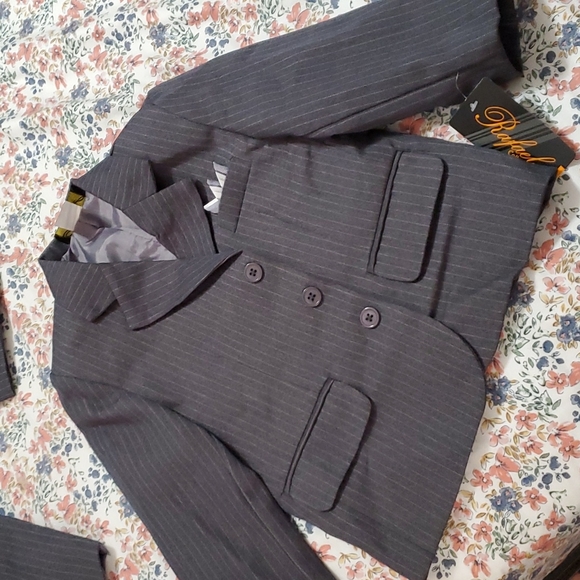 2T boy's full suit - Picture 4 of 5